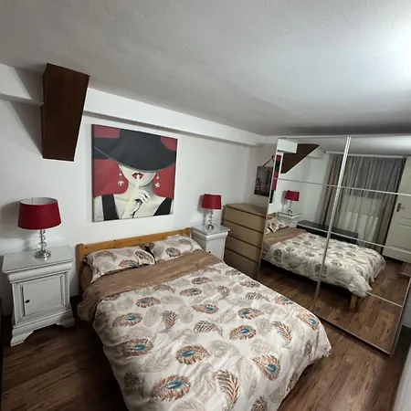 Sunrise Castelului בראשוב