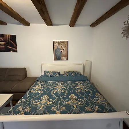 Sunrise Castelului דירה